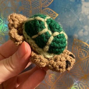 FREE if Bundled - Small Turtle Craft Yarn Figure